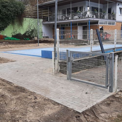 Barrierefreie Zuwegung zum Becken